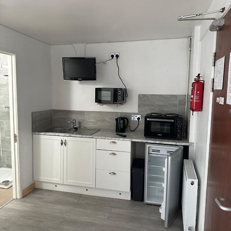 Barrs Court Beds Hotel Warmley Екстериор снимка