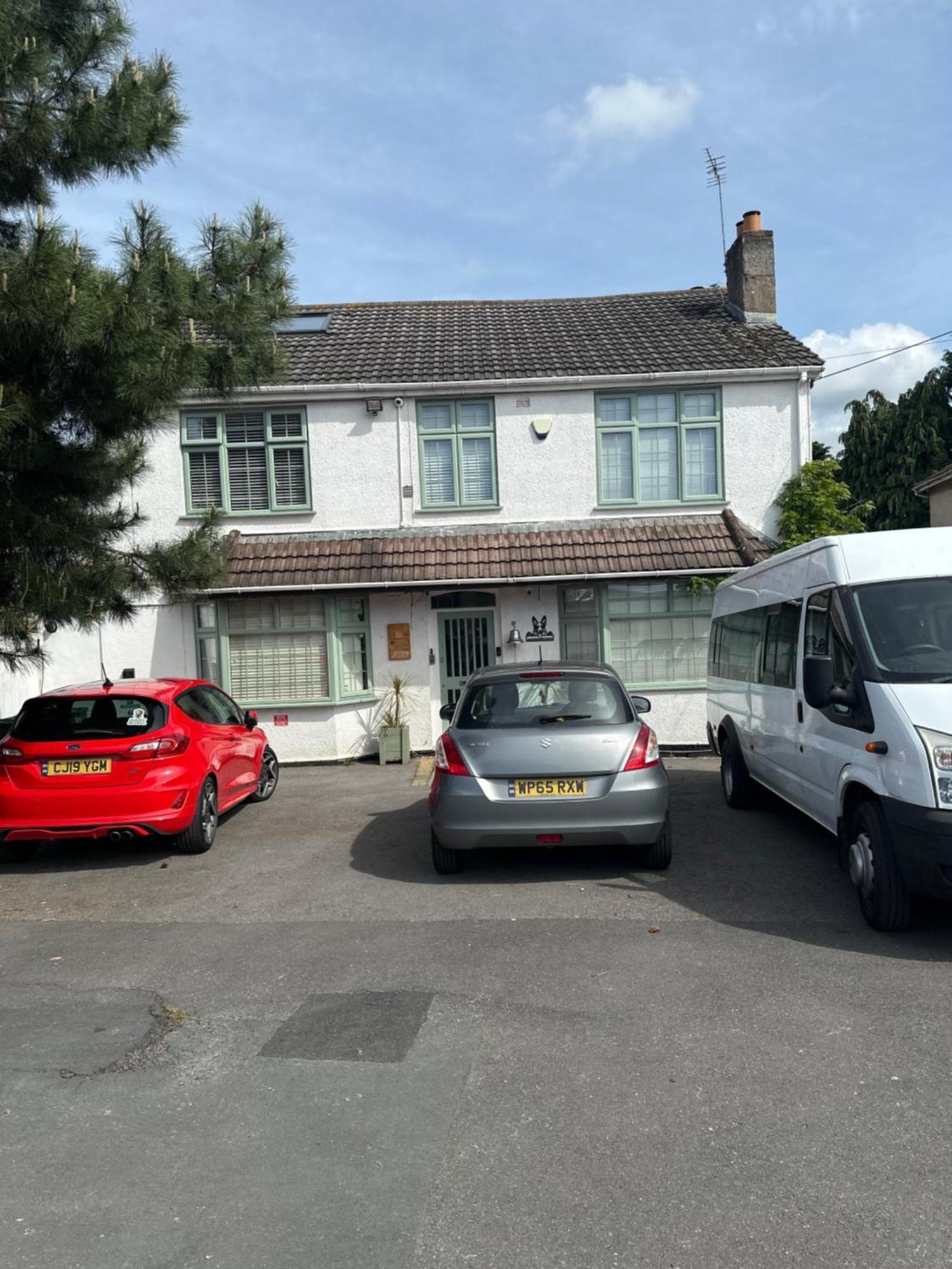 Barrs Court Beds Hotel Warmley Екстериор снимка